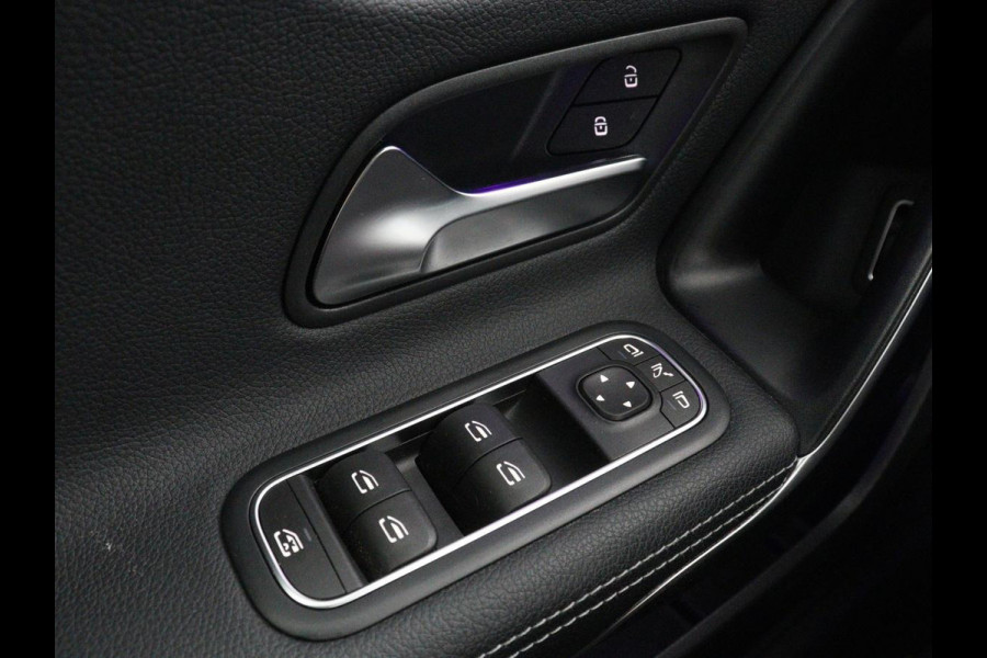 Mercedes-Benz A-Klasse 250e Progressive | SOH 97,9% | Panoramadak | Leder | Stoelverwarming | Memory | Carplay | Sfeerverlichting | Keyless | Widescreen | Camera | Full LED | Navigatie | PHEV | Plug In