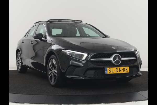 Mercedes-Benz A-Klasse 250e Progressive | SOH 97,9% | Panoramadak | Leder | Stoelverwarming | Memory | Carplay | Sfeerverlichting | Keyless | Widescreen | Camera | Full LED | Navigatie | PHEV | Plug In