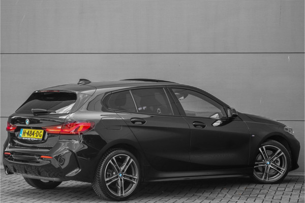 BMW 1-serie 118i M-Sport Pano CarPlay Camera HiFi 18"