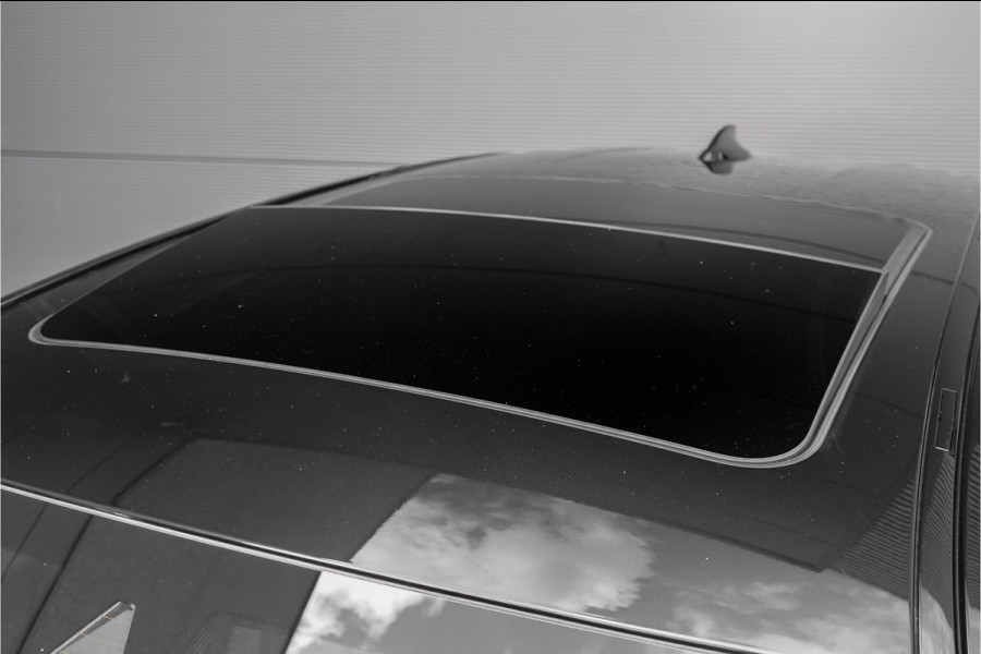 BMW 1-serie 118i M-Sport Pano CarPlay Camera HiFi 18"