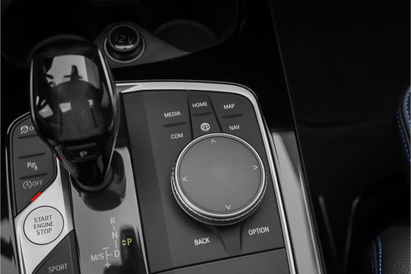 BMW 1-serie 118i M-Sport Pano CarPlay Camera HiFi 18"