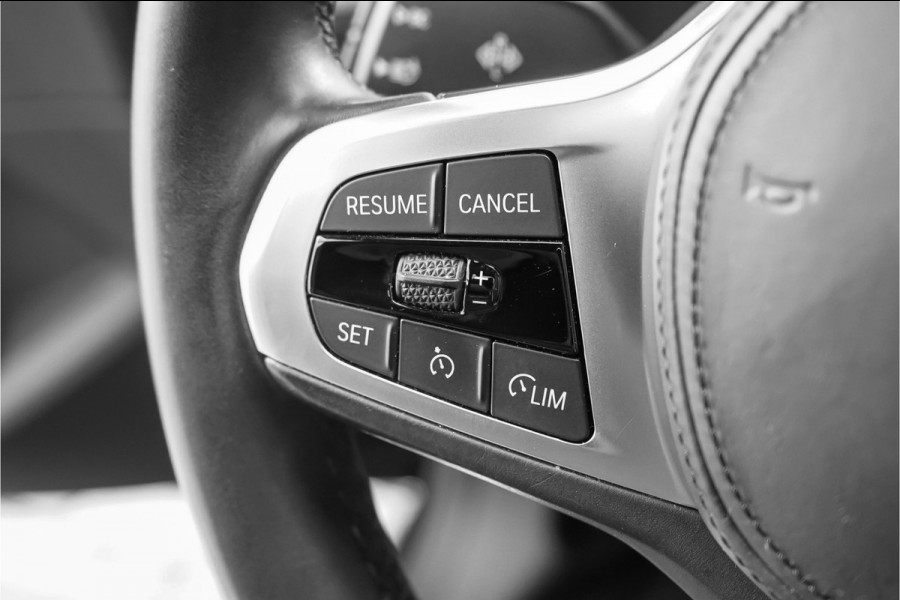 BMW 1-serie 118i M-Sport Pano CarPlay Camera HiFi 18"