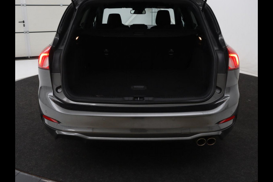 Ford Focus 1.5 EcoBoost ST Line | Stoelverwarming | Adaptive cruise | Camera | Carplay | Stuurverwarming | Navigatie | Full LED | Parkeerhulp | Climate control | Bluetooth