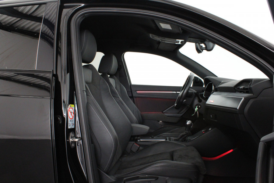 Audi Q3 45 TFSI e S line edition > 2x S line/Camera/19 inch/Sfeerverlichting/Plug in hybride...