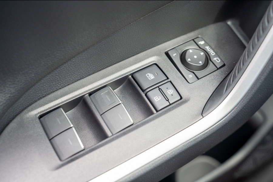 Toyota RAV4 2.5 Hybrid Business| Prijs rijklaar incl. 12 mnd garantie | Camera Elek klep Carplay Stuur-stoelverw.