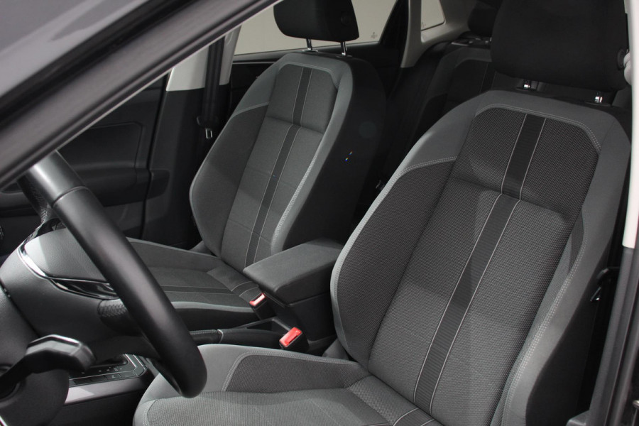 Volkswagen Polo 1.0 TSI DSG Highline 116 Pk Navigatie Parkeersensoren Voor + Achter Adaptieve Cruise Control Lichtmetalen Velgen