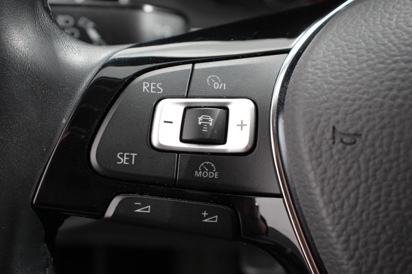 Volkswagen Polo 1.0 TSI DSG Highline 116 Pk Navigatie Parkeersensoren Voor + Achter Adaptieve Cruise Control Lichtmetalen Velgen