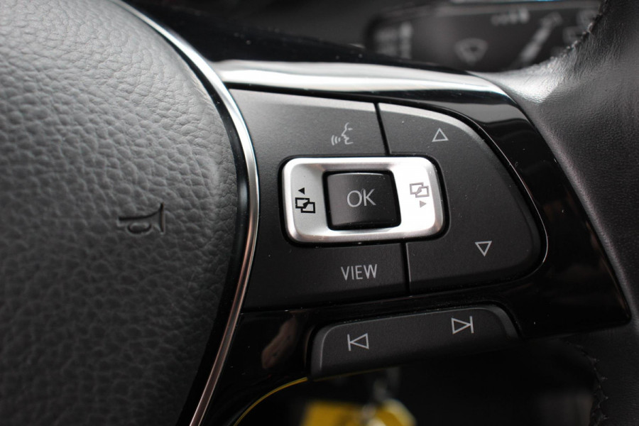 Volkswagen Polo 1.0 TSI DSG Highline 116 Pk Navigatie Parkeersensoren Voor + Achter Adaptieve Cruise Control Lichtmetalen Velgen