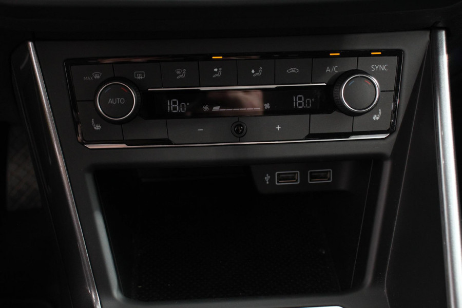 Volkswagen Polo 1.0 TSI DSG Highline 116 Pk Navigatie Parkeersensoren Voor + Achter Adaptieve Cruise Control Lichtmetalen Velgen