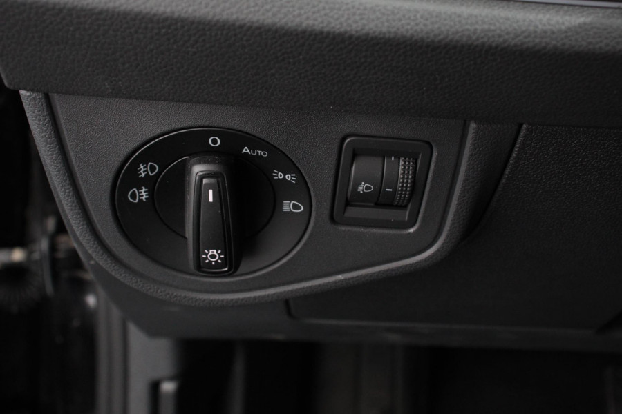 Volkswagen Polo 1.0 TSI DSG Highline 116 Pk Navigatie Parkeersensoren Voor + Achter Adaptieve Cruise Control Lichtmetalen Velgen