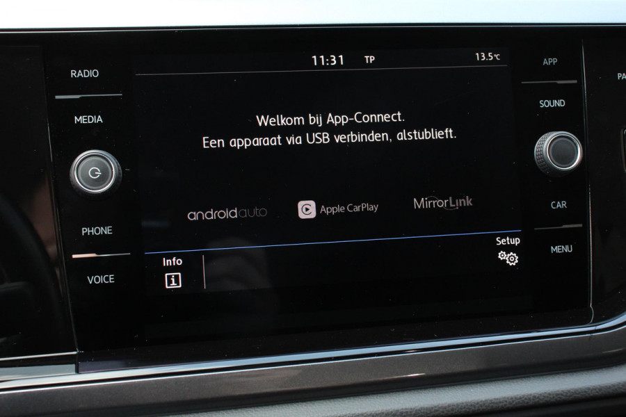Volkswagen Polo 1.0 TSI DSG Highline 116 Pk Navigatie Parkeersensoren Voor + Achter Adaptieve Cruise Control Lichtmetalen Velgen