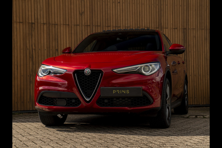 Alfa Romeo Stelvio 2.0 T AWD Super | Veloce stoelen | Panoramadak | Carplay | Rosso Competizione