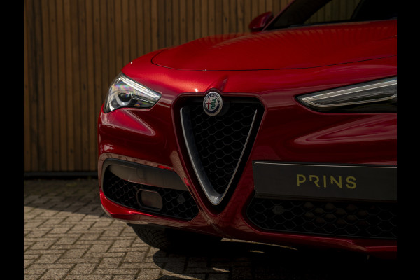 Alfa Romeo Stelvio 2.0 T AWD Super | Veloce stoelen | Panoramadak | Carplay | Rosso Competizione