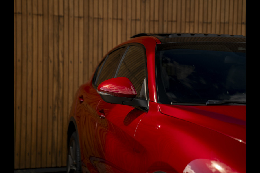 Alfa Romeo Stelvio 2.0 T AWD Super | Veloce stoelen | Panoramadak | Carplay | Rosso Competizione