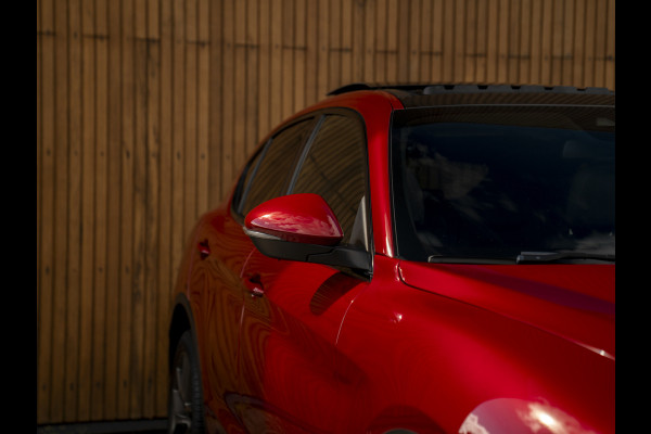 Alfa Romeo Stelvio 2.0 T AWD Super | Veloce stoelen | Panoramadak | Carplay | Rosso Competizione