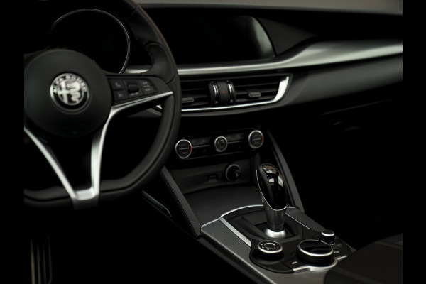 Alfa Romeo Stelvio 2.0 T AWD Super | Veloce stoelen | Panoramadak | Carplay | Rosso Competizione