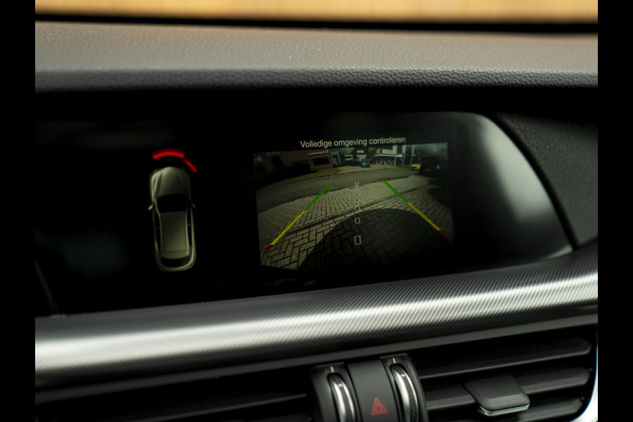 Alfa Romeo Stelvio 2.0 T AWD Super | Veloce stoelen | Panoramadak | Carplay | Rosso Competizione