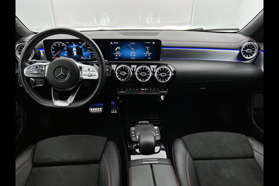 Mercedes-Benz CLA-Klasse Shooting Brake 200 Business Solution AMG (SFEERVERLICHTING, CAMERA, STOELVERWARMING, GOED ONDERHOUDEN)