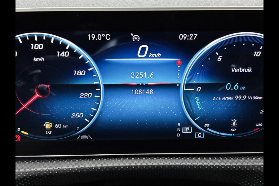 Mercedes-Benz CLA-Klasse Shooting Brake 200 Business Solution AMG (SFEERVERLICHTING, CAMERA, STOELVERWARMING, GOED ONDERHOUDEN)