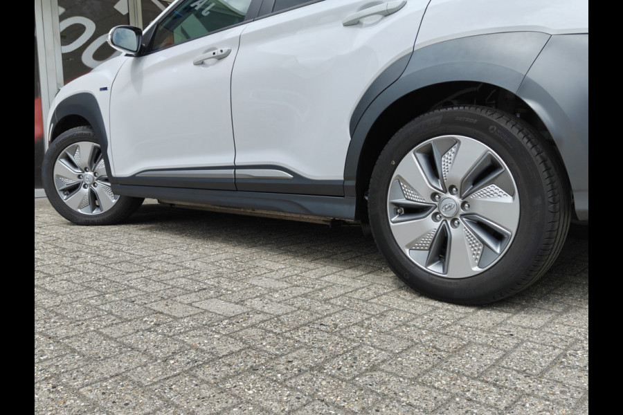 Hyundai Kona EV Fashion Design 64 kWh / Camera / Carplay / Adapt. Cruise / Warmtepomp /
