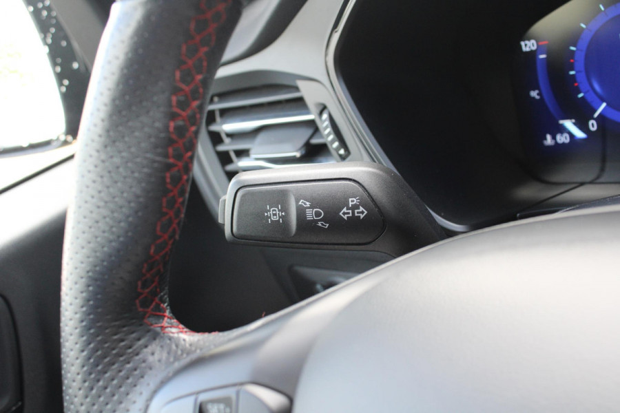 Ford Kuga 1.5 EcoBoost ST-Line X | Trekhaak | Stoel + Stuurverwarming | Adaptive Cruise Control | Camera | Navigatie | Climate Control |