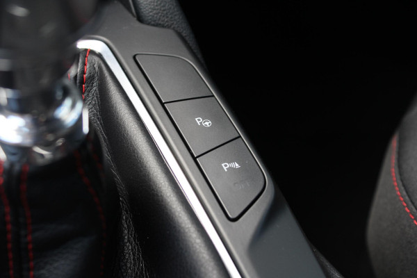 Ford Kuga 1.5 EcoBoost ST-Line X | Trekhaak | Stoel + Stuurverwarming | Adaptive Cruise Control | Camera | Navigatie | Climate Control |