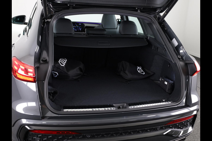 Audi Q5 S edition e-hybrid 299 pk | MMI experience plus met B&O | Panorama-glasdak | Techniekpakket plus | Trekhaak, elektr. wegklapbaar |