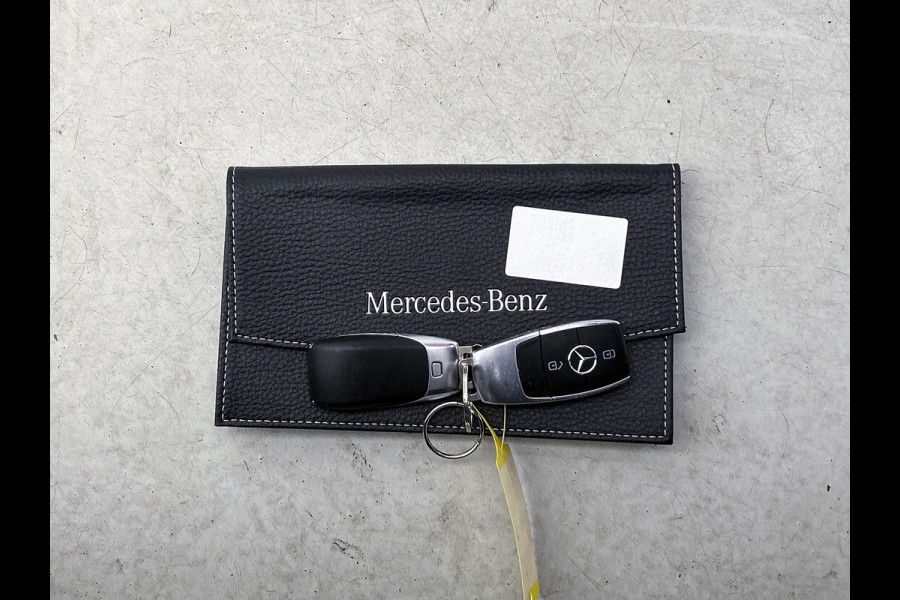 Mercedes-Benz CLA-Klasse Shooting Brake 180 Business Solution Automaat (CAMERA, ADAPTIVE CRUISE, AUTOPILOT, PDC, STOELVERWARMING)