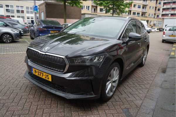 Škoda ENYAQ iV 60 | NL Auto | 1ste eigenaar | Trekhaak | Adaptive+Lane | Sfeer | 20inch | Leer/ stof | Luxe zeer nette auto