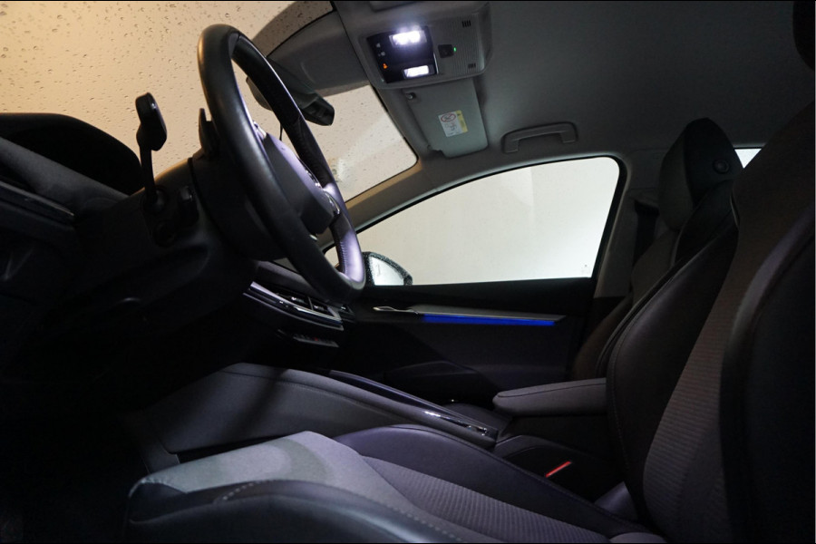 Škoda ENYAQ iV 60 | NL Auto | 1ste eigenaar | Trekhaak | Adaptive+Lane | Sfeer | 20inch | Leer/ stof | Luxe zeer nette auto