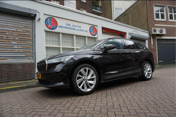 Škoda ENYAQ iV 60 | NL Auto | 1ste eigenaar | Trekhaak | Adaptive+Lane | Sfeer | 20inch | Leer/ stof | Luxe zeer nette auto