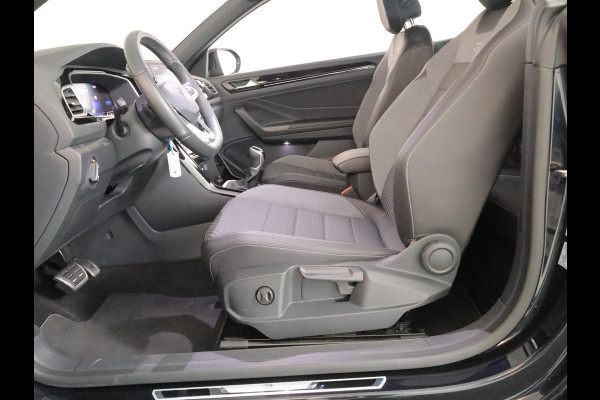 Volkswagen T-Roc Cabrio 1.5 TSI R-Line 150 pk Automaat (DSG) | Navigatie | Windscherm | Trekhaak (afneembaar) | Parkeersensoren (Park assist) | Stoelverwarming | R-Line |