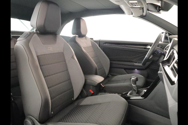 Volkswagen T-Roc Cabrio 1.5 TSI R-Line 150 pk Automaat (DSG) | Navigatie | Windscherm | Trekhaak (afneembaar) | Parkeersensoren (Park assist) | Stoelverwarming | R-Line |