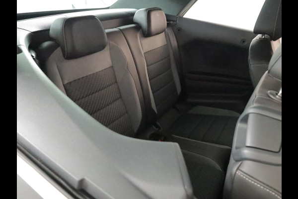 Volkswagen T-Roc Cabrio 1.5 TSI R-Line 150 pk Automaat (DSG) | Navigatie | Windscherm | Trekhaak (afneembaar) | Parkeersensoren (Park assist) | Stoelverwarming | R-Line |