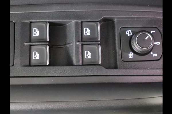 Volkswagen T-Roc Cabrio 1.5 TSI R-Line 150 pk Automaat (DSG) | Navigatie | Windscherm | Trekhaak (afneembaar) | Parkeersensoren (Park assist) | Stoelverwarming | R-Line |