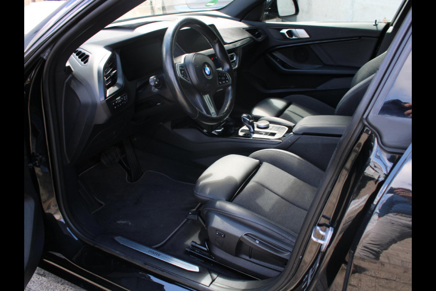 BMW 2 Serie Gran Coupé 218i Executive Edition | STOELVERWARMING | APPLE CARPLAY / ANDROID AUTO |
