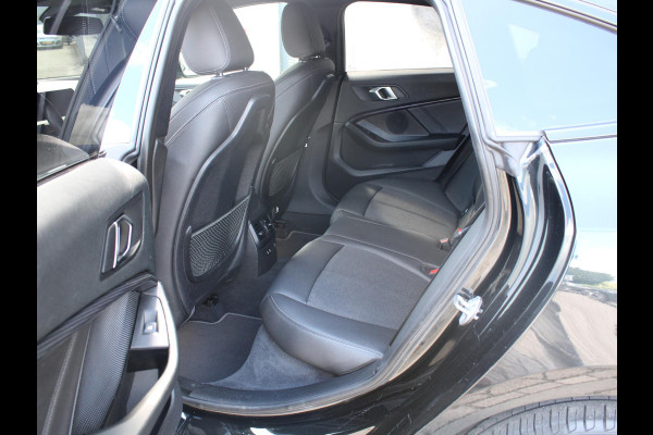 BMW 2 Serie Gran Coupé 218i Executive Edition | STOELVERWARMING | APPLE CARPLAY / ANDROID AUTO |