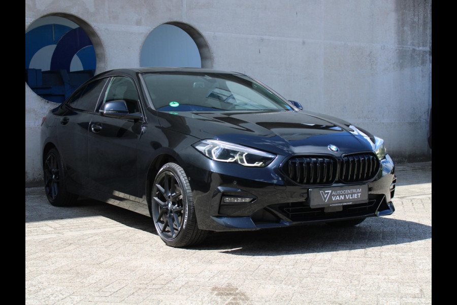 BMW 2 Serie Gran Coupé 218i Executive Edition | STOELVERWARMING | APPLE CARPLAY / ANDROID AUTO |