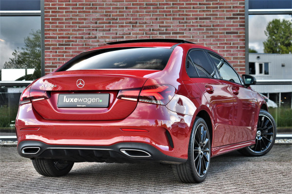 Mercedes-Benz A-Klasse 250 e AMG-Line Pano 19inch Night Patagonia-red!