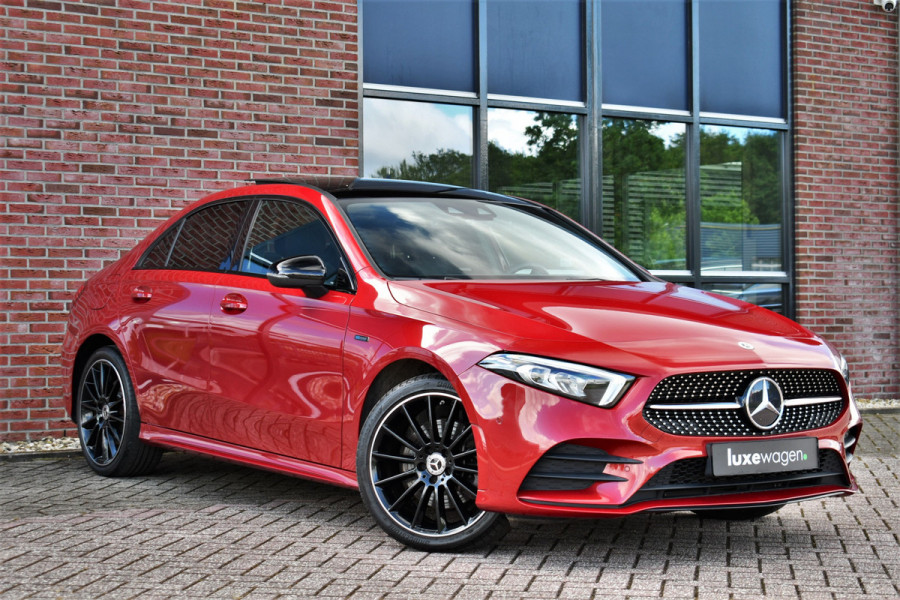 Mercedes-Benz A-Klasse 250 e AMG-Line Pano 19inch Night Patagonia-red!