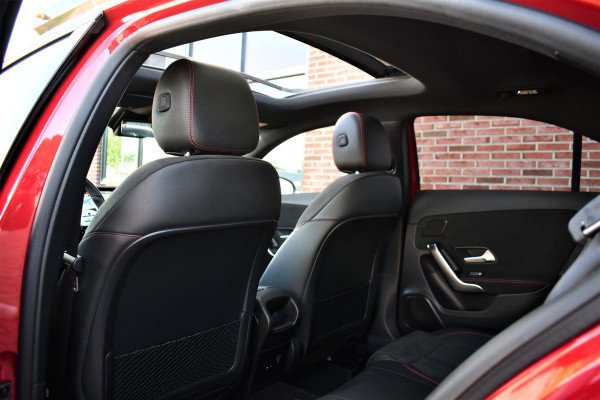 Mercedes-Benz A-Klasse 250 e AMG-Line Pano 19inch Night Patagonia-red!
