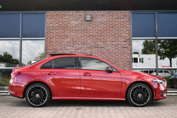 Mercedes-Benz A-Klasse 250 e AMG-Line Pano 19inch Night Patagonia-red!