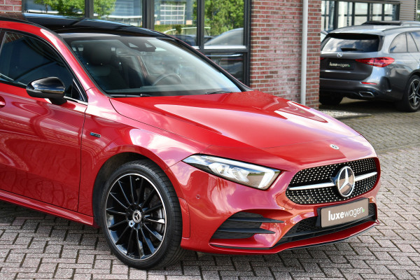 Mercedes-Benz A-Klasse 250 e AMG-Line Pano 19inch Night Patagonia-red!