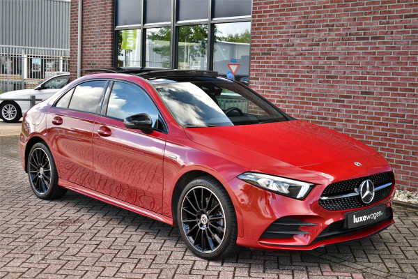 Mercedes-Benz A-Klasse 250 e AMG-Line Pano 19inch Night Patagonia-red!