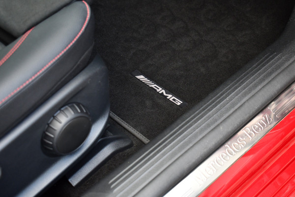 Mercedes-Benz A-Klasse 250 e AMG-Line Pano 19inch Night Patagonia-red!