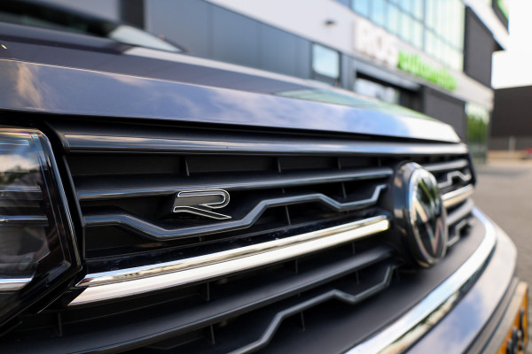 Volkswagen T-Cross 1.0 TSI R-Line Edition | R-LINE | ACC | IQ LIGHT | CAMERA | 18 INCH | VERLICHTE GRILL | DIGITAL |