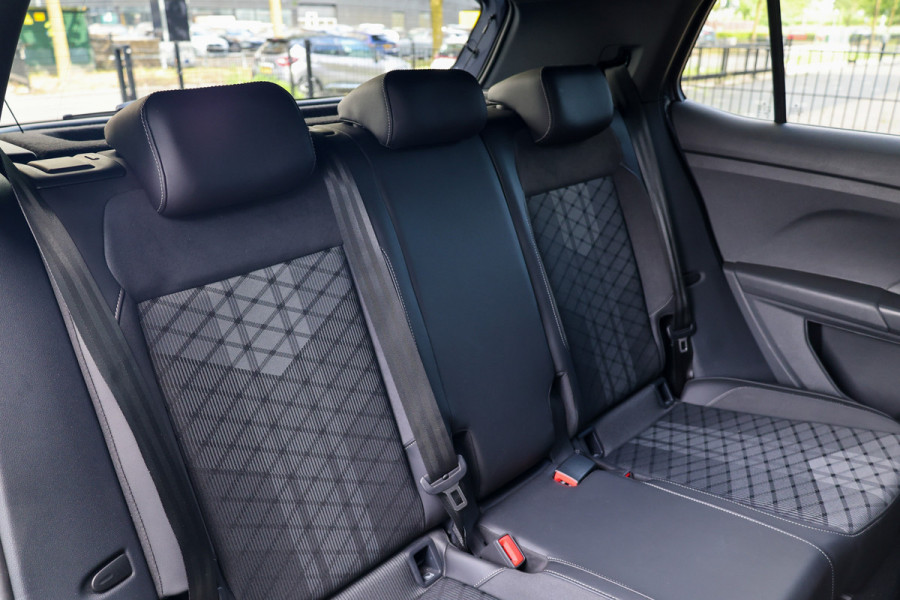 Volkswagen T-Cross 1.0 TSI R-Line Edition | R-LINE | ACC | IQ LIGHT | CAMERA | 18 INCH | VERLICHTE GRILL | DIGITAL |