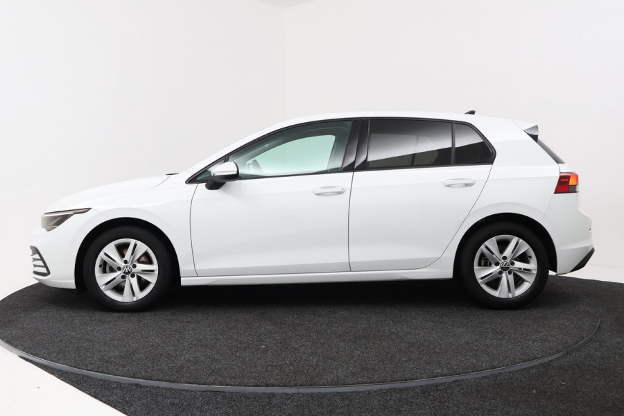 Volkswagen Golf 2.0 TDI Style (DIGITALE COCKPIT, SFEERVERLICHTING, NAVIGATIE, CRUISE ADAPTIEF, STUURVERWARMING)