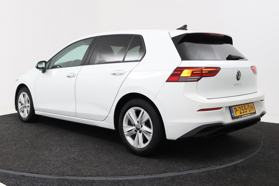 Volkswagen Golf 2.0 TDI Style (DIGITALE COCKPIT, SFEERVERLICHTING, NAVIGATIE, CRUISE ADAPTIEF, STUURVERWARMING)