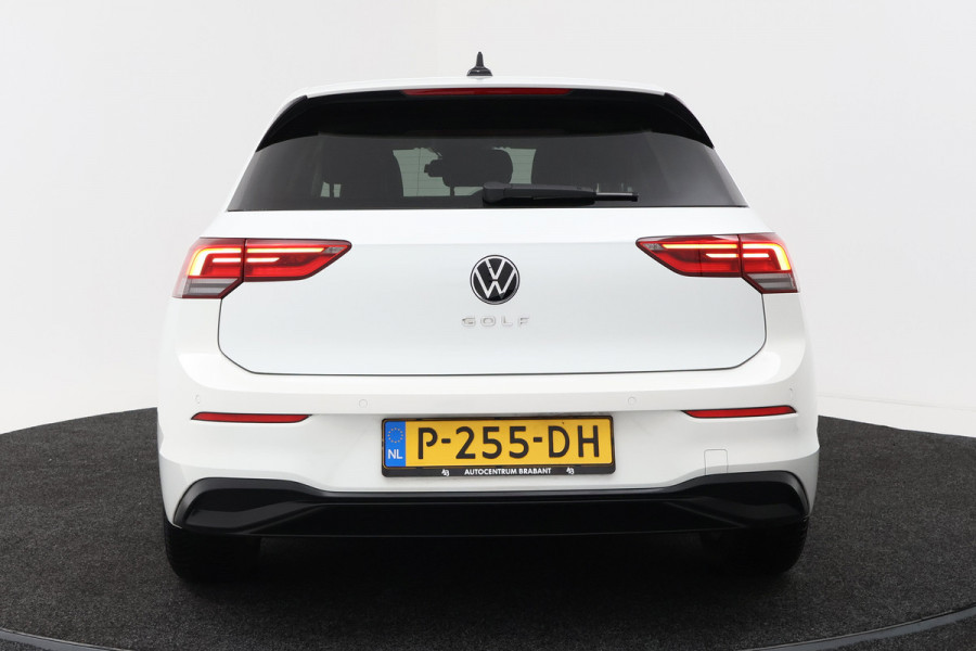 Volkswagen Golf 2.0 TDI Style (DIGITALE COCKPIT, SFEERVERLICHTING, NAVIGATIE, CRUISE ADAPTIEF, STUURVERWARMING)